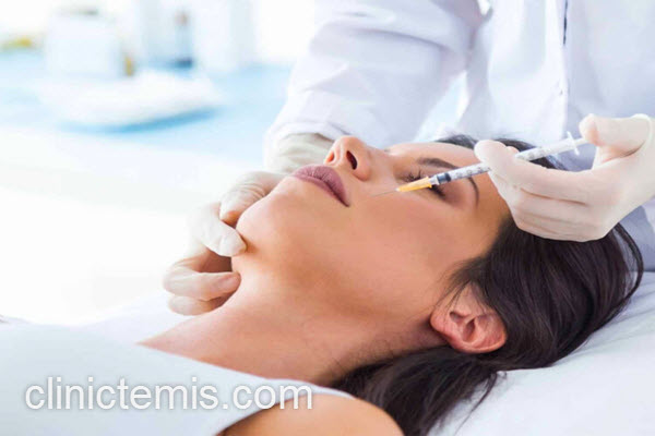 تزریق بهترین ژل برای رفع خط خنده | کلینیک تمیس